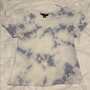 blue and white marbled tee